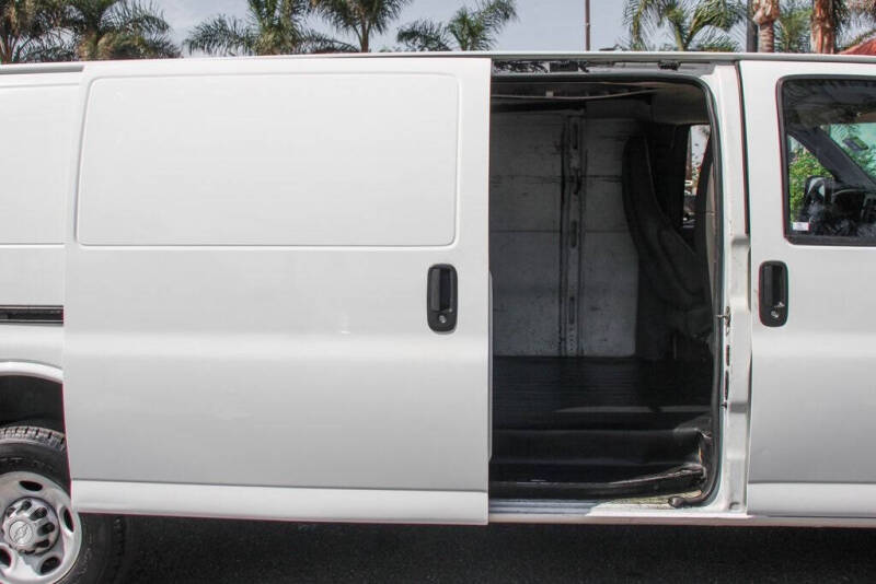 2017 Chevrolet Express 2500