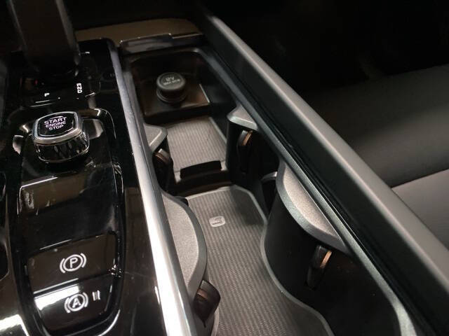 2025 Volvo XC60 B5 Plus Dark Theme