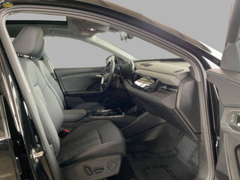 2025 Audi Q6 e-tron Premium