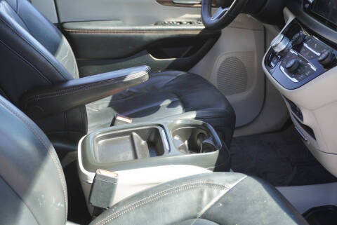 2017 Chrysler Pacifica Touring-L