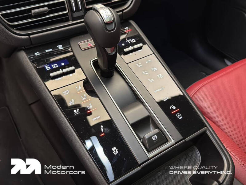 2025 Porsche Macan S