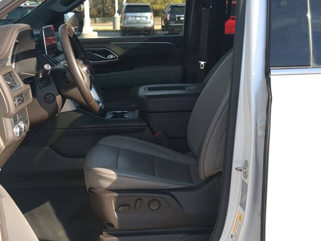 2023 GMC Yukon XL SLT