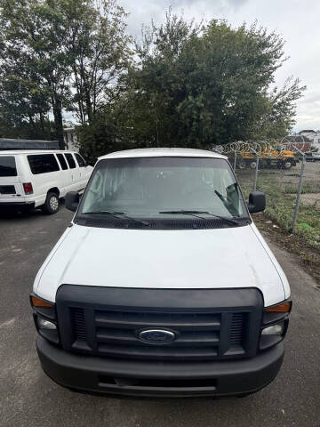 2013 Ford E-Series E-350 SD XLT