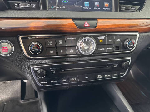 2018 Kia Cadenza Technology