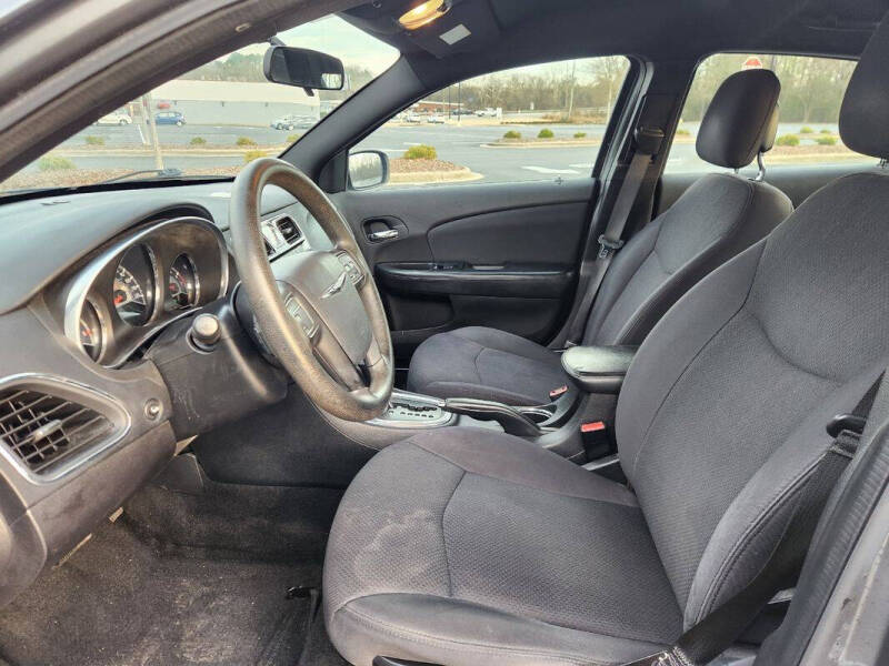 2012 Chrysler 200 LX