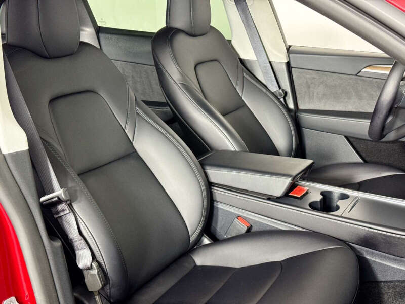 2025 Tesla Model Y Long Range