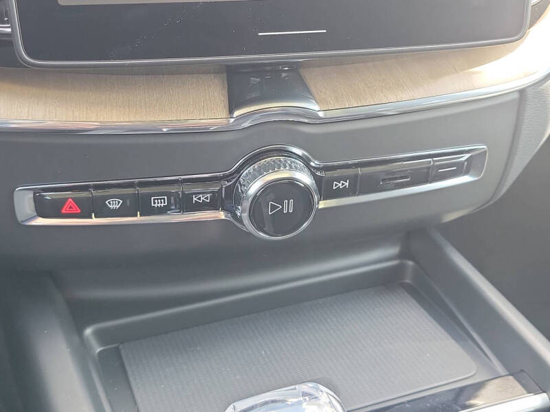 2026 Volvo XC60 B5 Core
