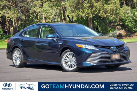 2020 Toyota Camry Hybrid XLE
