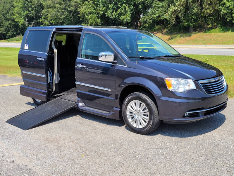 2014 Chrysler WHEELCHAIR VAN