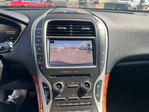 2019 Lincoln Nautilus Select