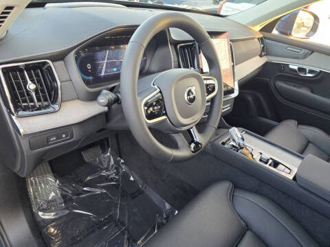 2025 Volvo XC90 T8 Ultra Bright Theme 7P