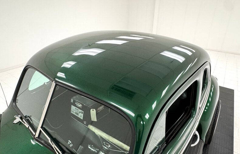 1940 Ford Deluxe