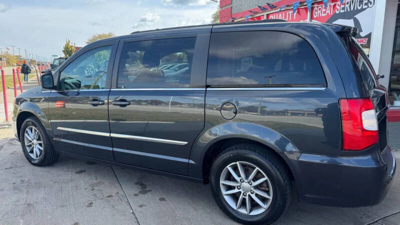 2014 Chrysler Town and Country Touring