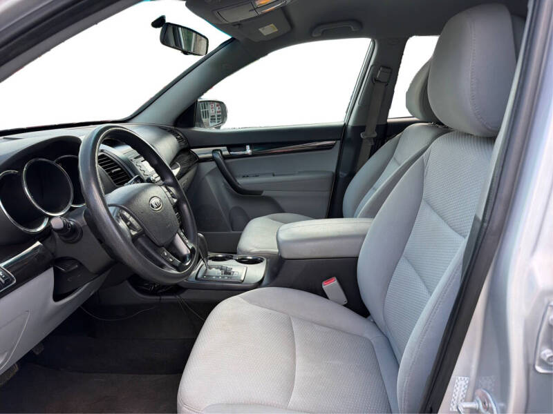 2011 Kia Sorento LX