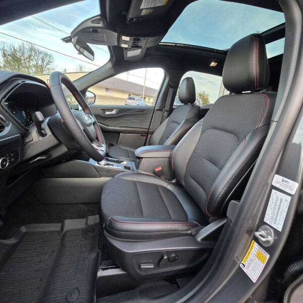 2026 Ford Escape Hybrid ST-Line Select