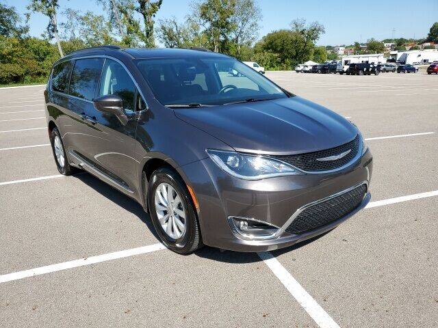 2017 Chrysler Pacifica for sale at Parks Motor Sales in Columbia TN