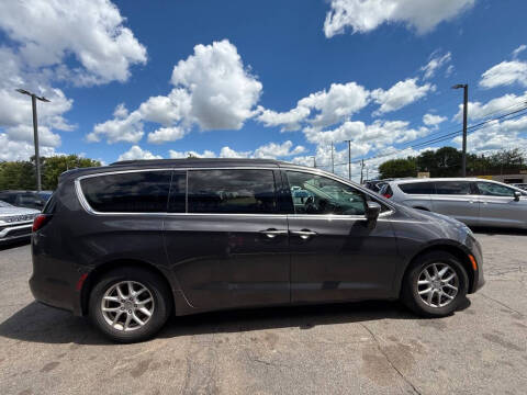 2020 Chrysler Pacifica Touring