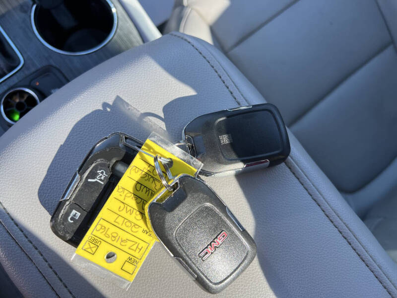 2017 GMC Acadia SLT-1