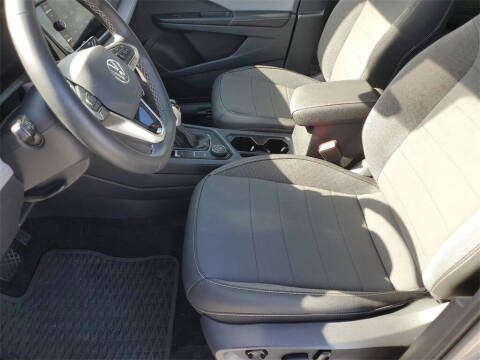 2024 Volkswagen Taos SE 4Motion