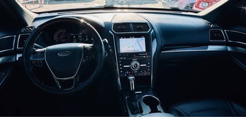 2017 Ford Explorer Platinum