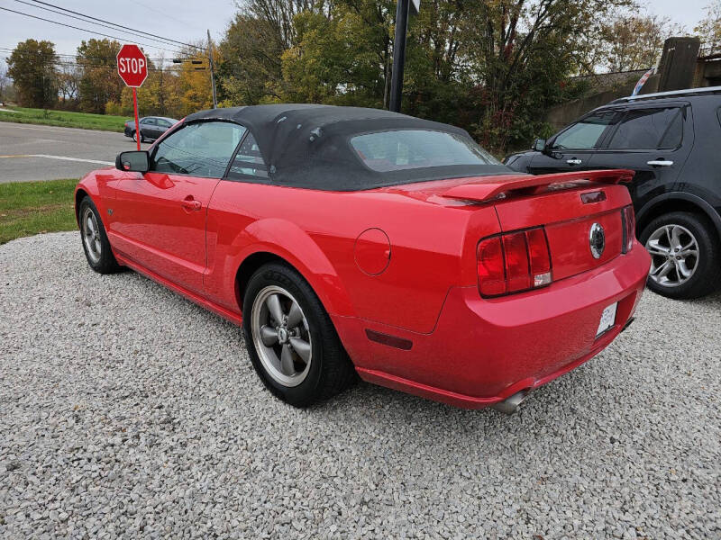 2006 Ford Mustang GT Deluxe photo 5