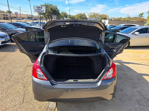 2019 Nissan Versa SV