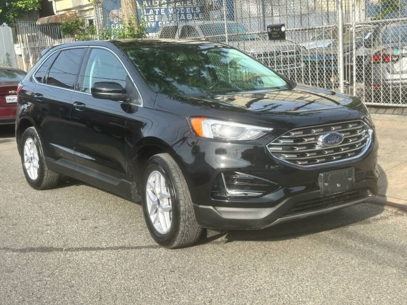 2022 Ford Edge SEL photo 2