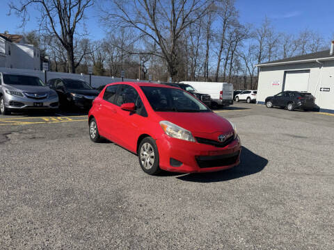 2014 Toyota Yaris 5-Door LE