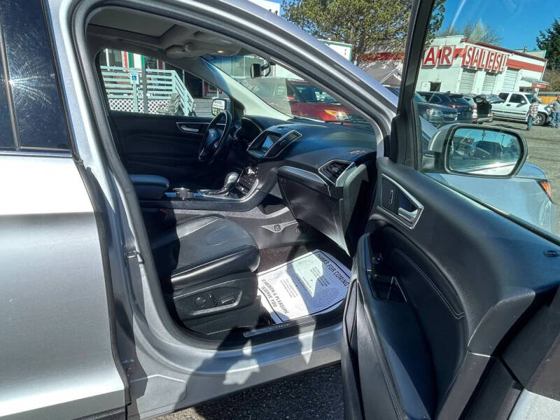 2017 Ford Edge Titanium