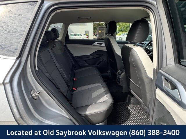 2025 Volkswagen Taos SE 4Motion