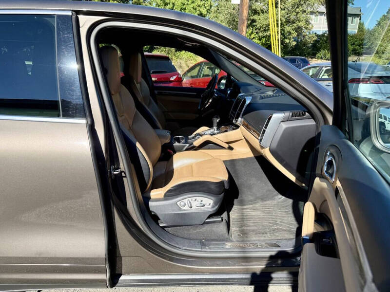 2016 Porsche Cayenne S E-Hybrid