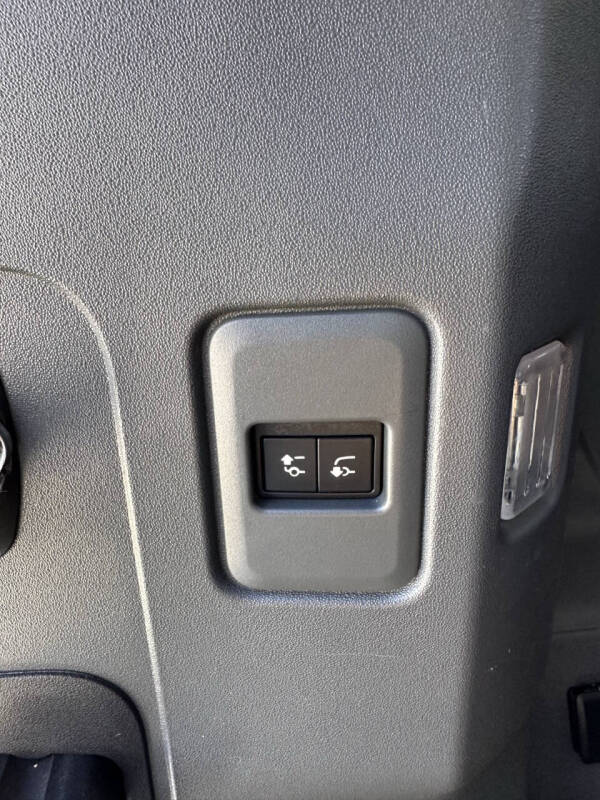 2020 Land Rover Defender 110 S