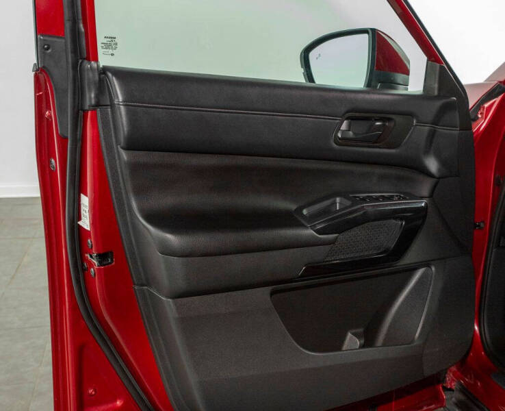 2023 Nissan Pathfinder SV