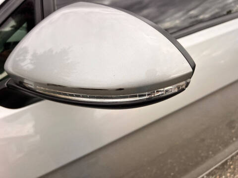 2019 Volkswagen Golf SE