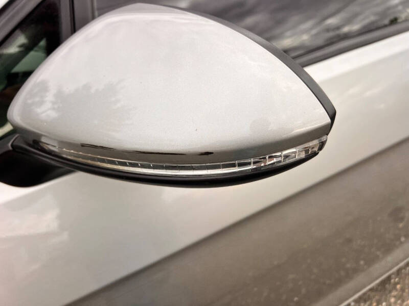 2019 Volkswagen Golf SE