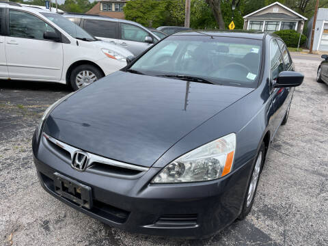 2007 Honda Accord for sale at Best Deal Motors in Saint Charles MO