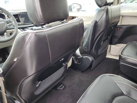 2023 Chrysler Pacifica Plug-In Hybrid Limited