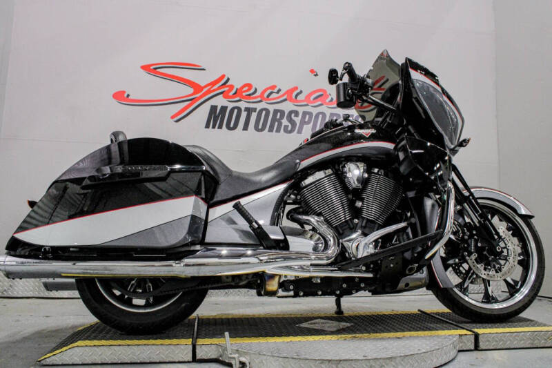 2016 Victory Magnum