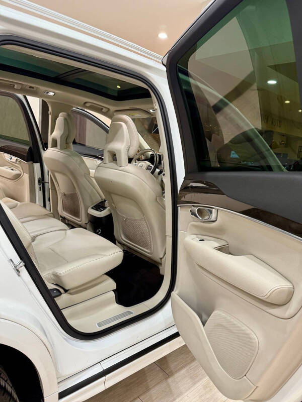 2018 Volvo XC90 T5 Momentum 7-Passenger