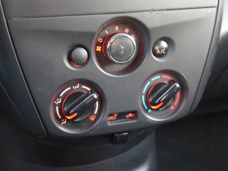 2015 Nissan Versa 1.6 S Plus