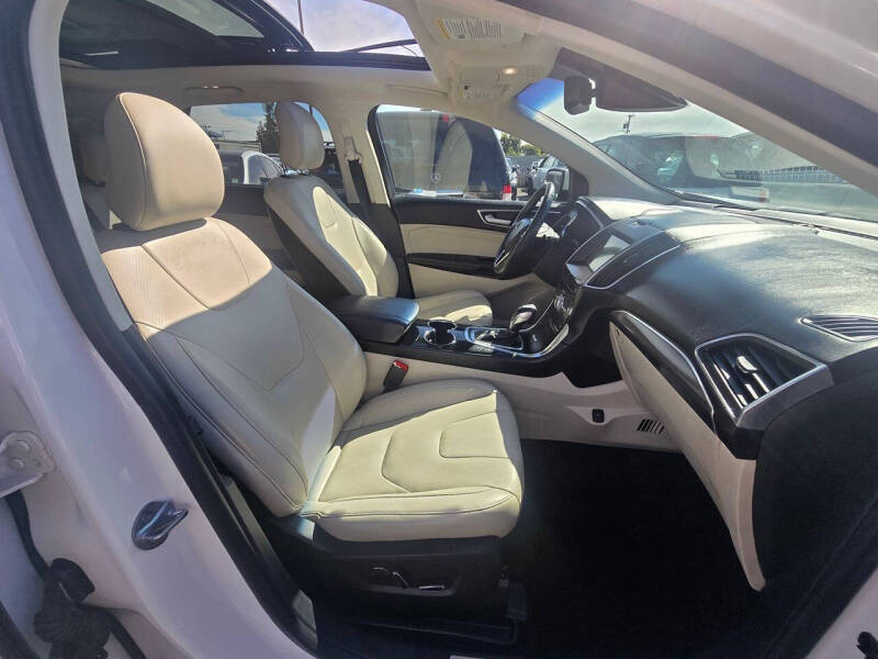 2017 Ford Edge Titanium