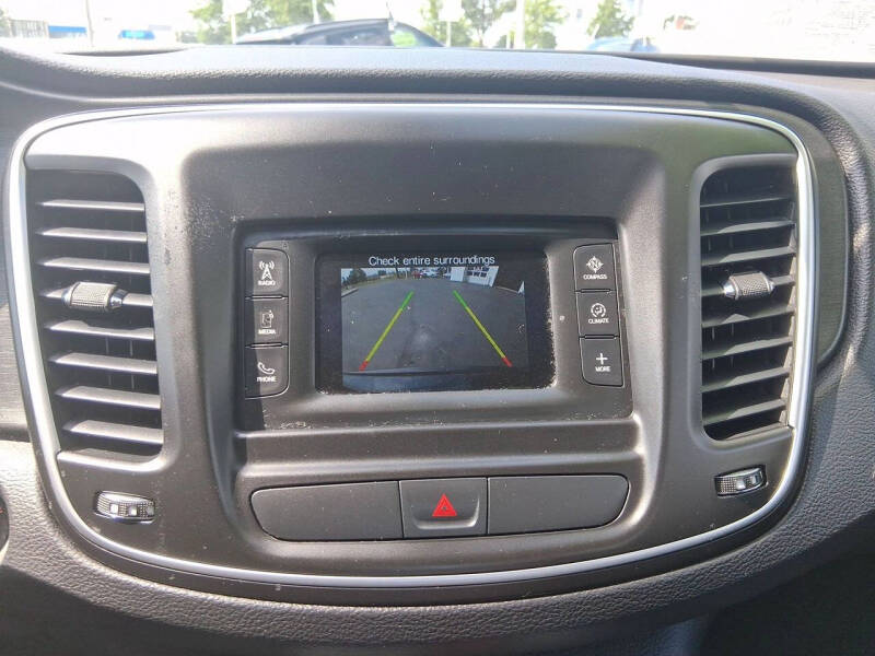 2016 Chrysler 200 Limited