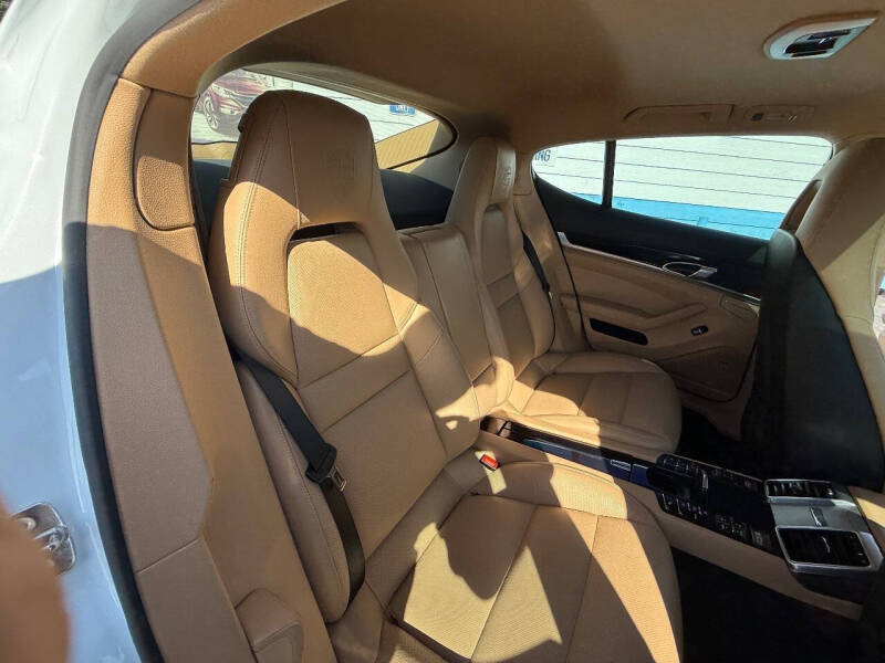 2016 Porsche Panamera S