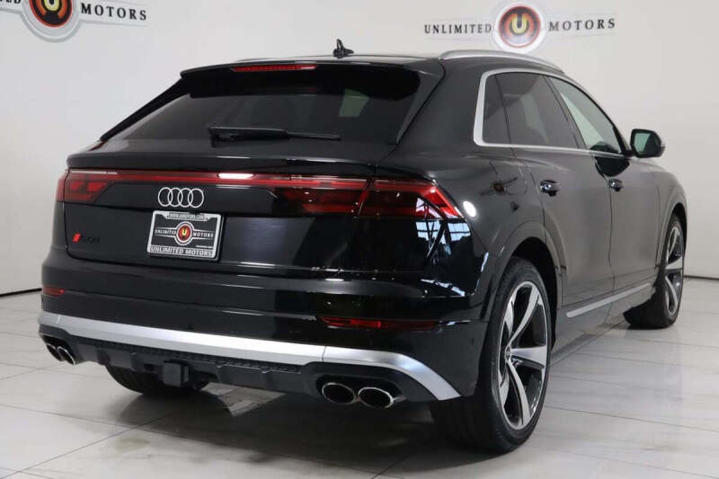 2024 Audi SQ8 4.0T quattro Premium Plus
