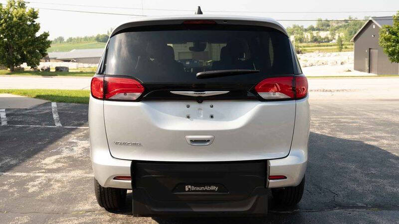 2023 Chrysler Voyager LX