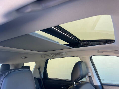 2022 Nissan Pathfinder SL