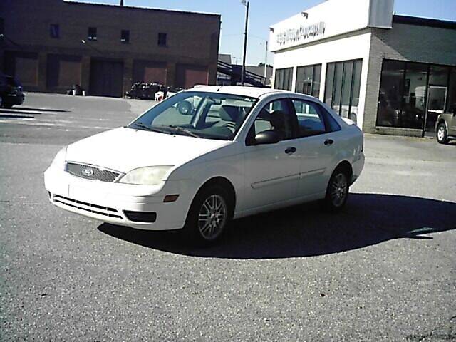 2005 Ford Focus for sale at S & R Motor Co in Kernersville NC