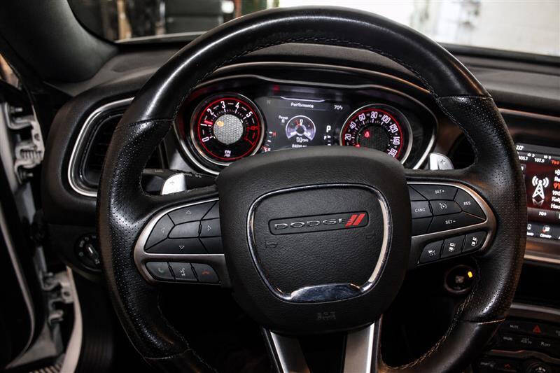 White 2019 Dodge Challenger R/T R/T 2dr Coupe 39