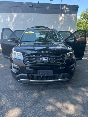 2017 Ford Explorer for sale at FIRST CLASS AUTO in Arlington VA