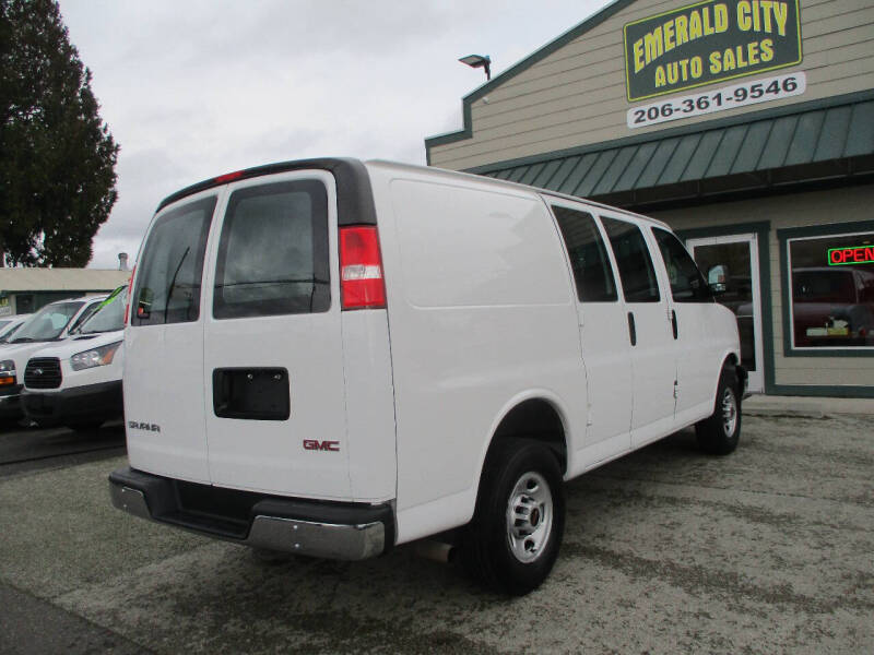 2022 GMC Savana 2500